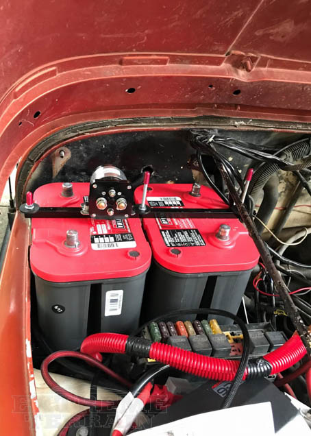 Arriba 115+ imagen jeep wrangler car battery